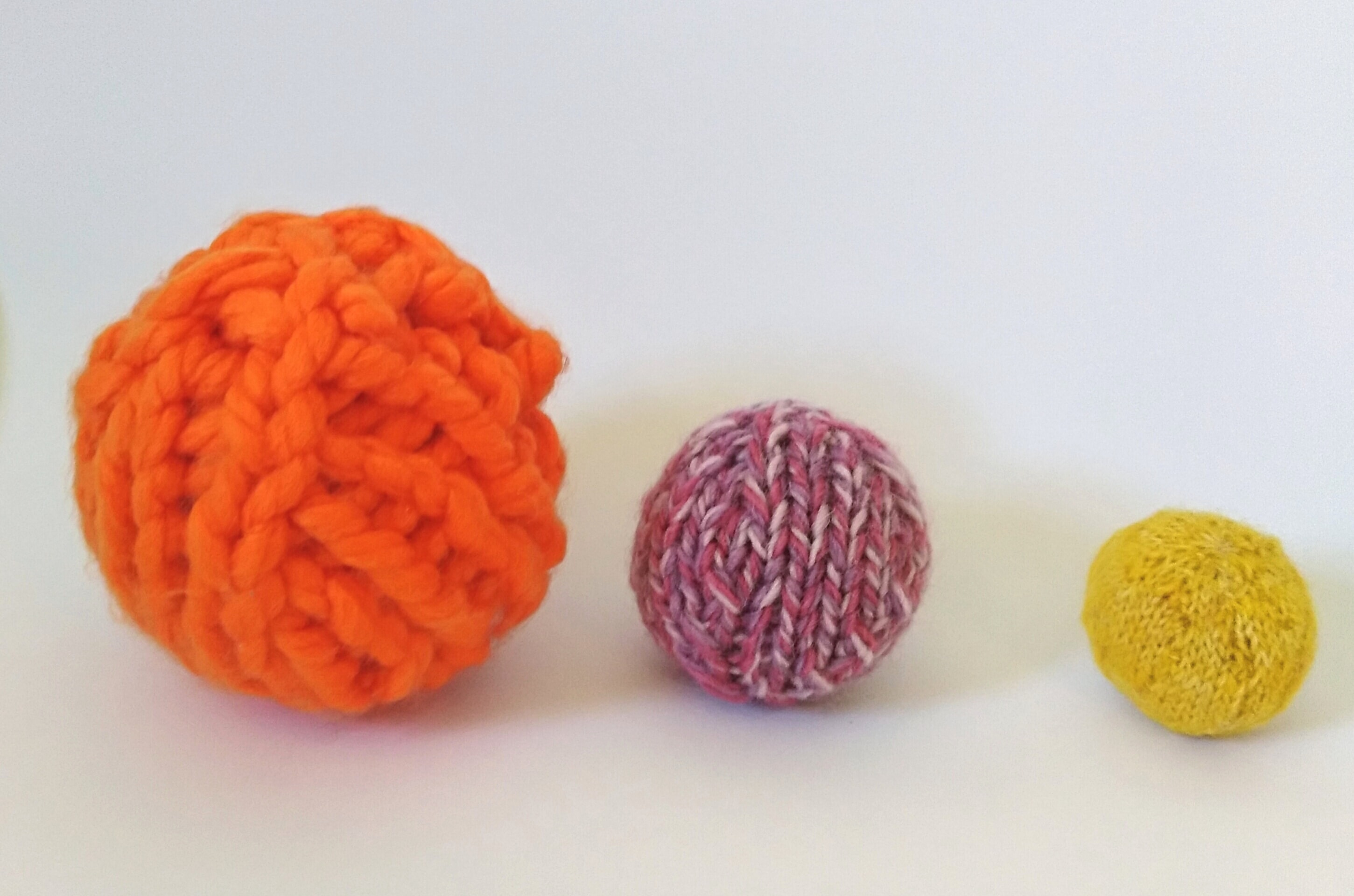 Knitted spheres